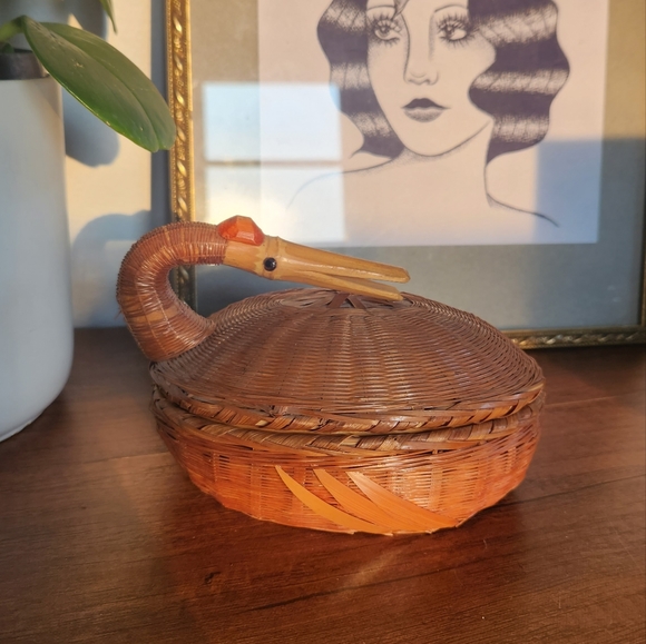 Crane Wicker Lidded Basket - RESERVED - Picture 4 of 4